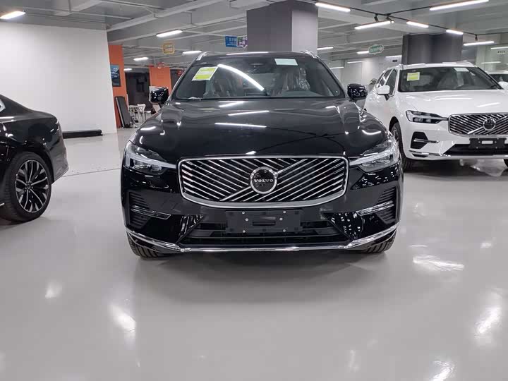 Фото 2 - Volvo XC60