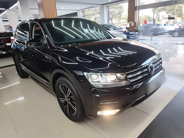 Фото 4 - Volkswagen Tiguan L Pro