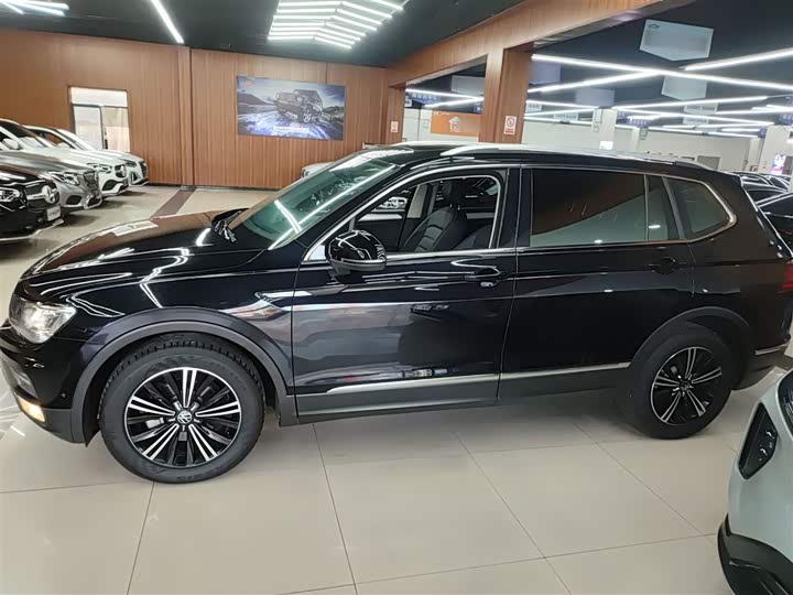 Фото 5 - Volkswagen Tiguan L Pro