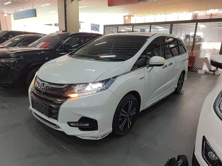 Фото 2 - Honda Odyssey