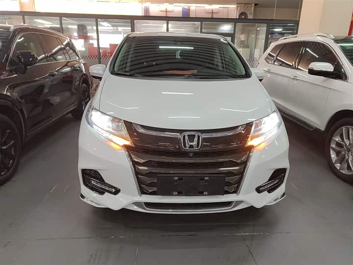 Фото 3 - Honda Odyssey