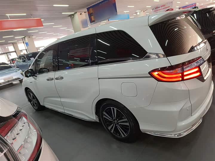 Фото 5 - Honda Odyssey