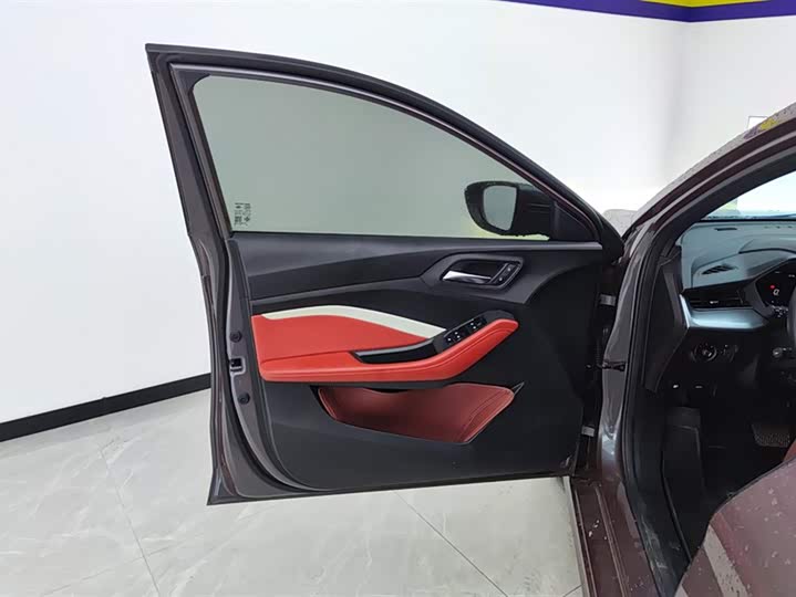 Фото 7 - MG Motor 5