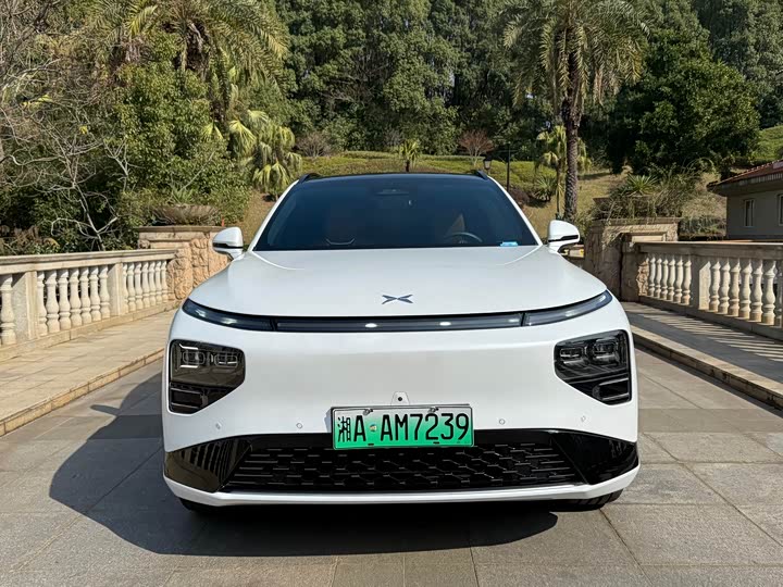 Фото 2 - XPeng G9