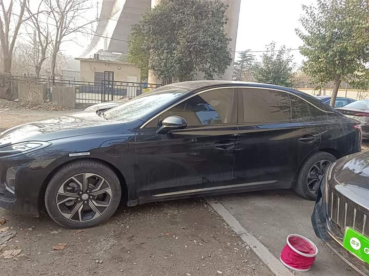 Фото 5 - Hongqi E-QM5