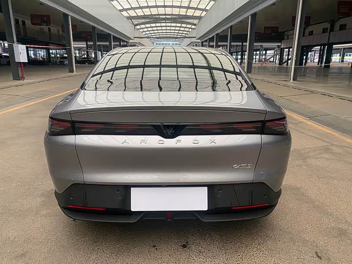 Фото 9 - BAIC Arcfox Alpha S5