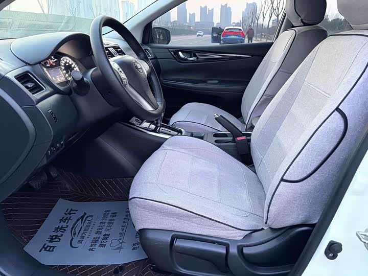 Фото 6 - Nissan Tiida