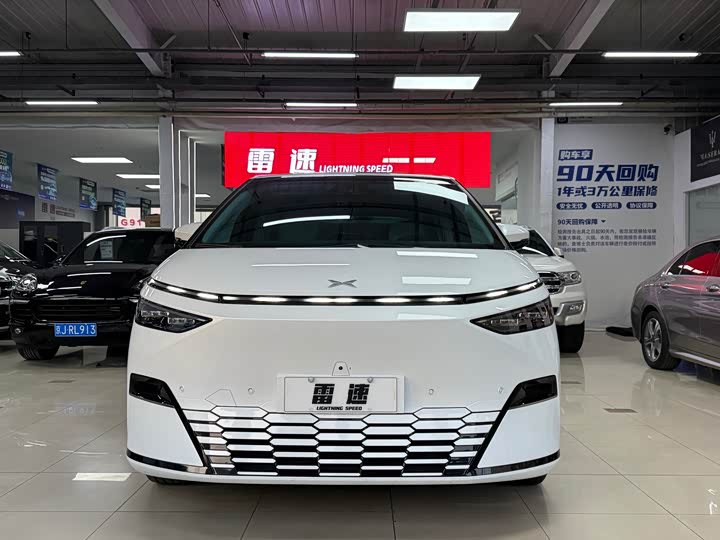 Фото 2 - XPeng X9