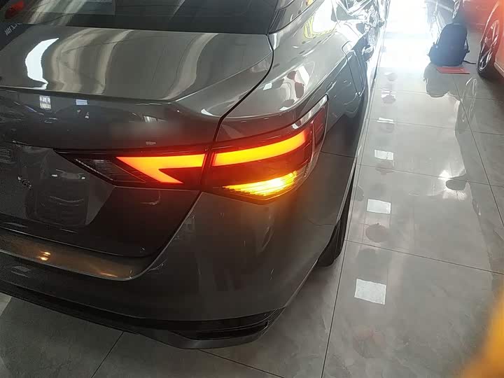 Фото 8 - Nissan Sylphy