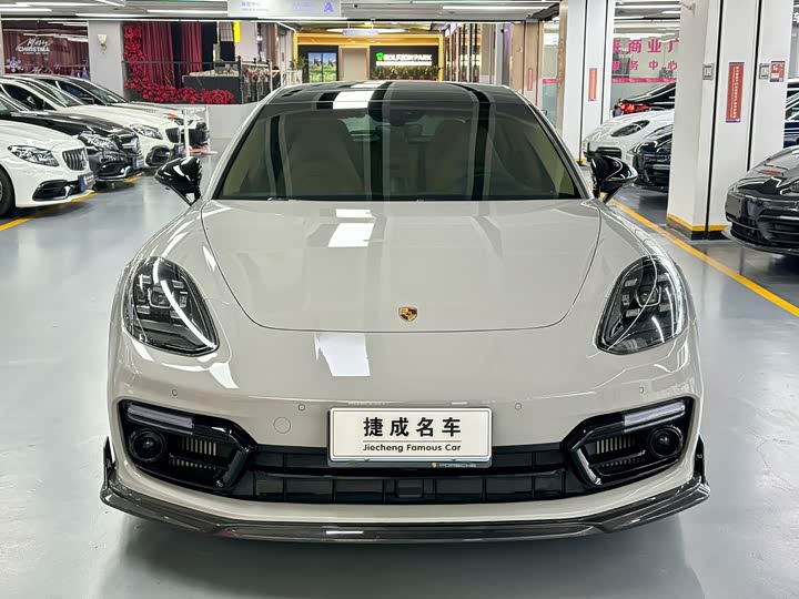 Фото 2 - Porsche Panamera