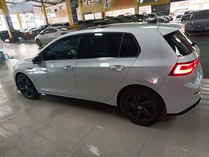 Фото 5 - Volkswagen Golf