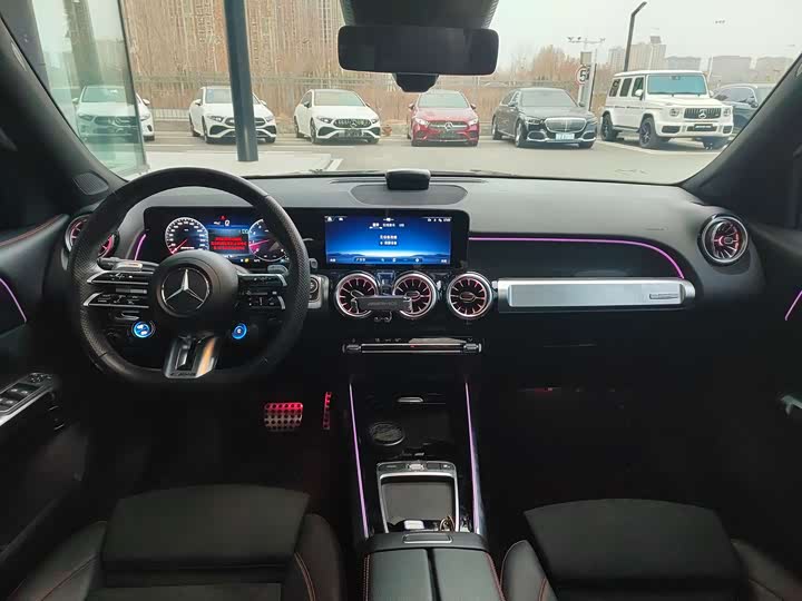 Фото 8 - Mercedes-Benz GLB-Class AMG