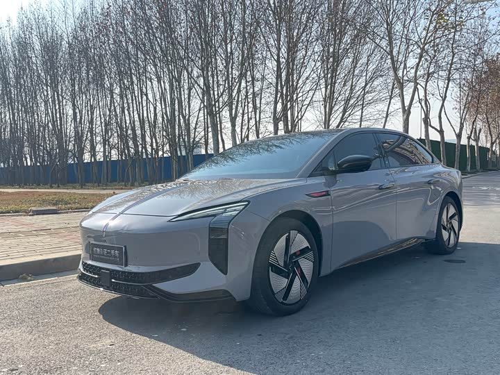 Фото 1 - Hongqi EH7