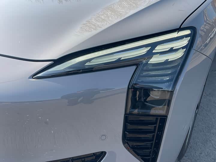 Фото 5 - Hongqi EH7