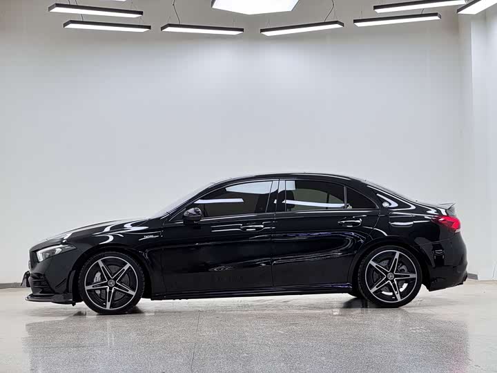 Фото 4 - Mercedes-Benz A-Class AMG