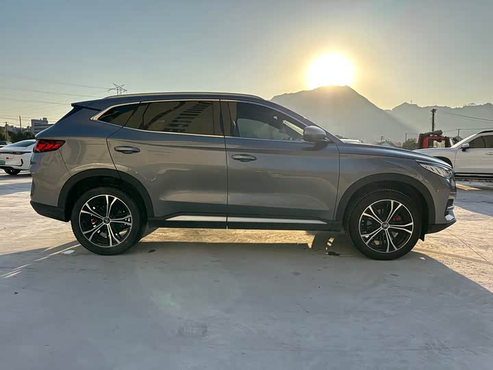 Фото 4 - BYD Song Plus