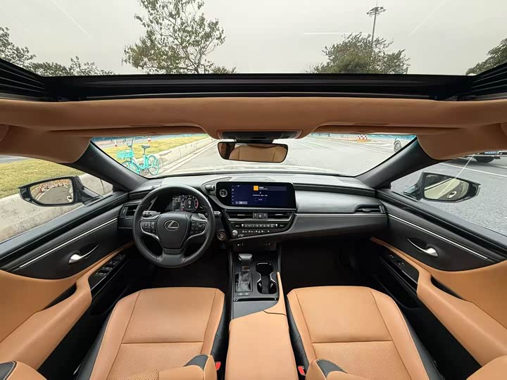 Фото 7 - Lexus ES