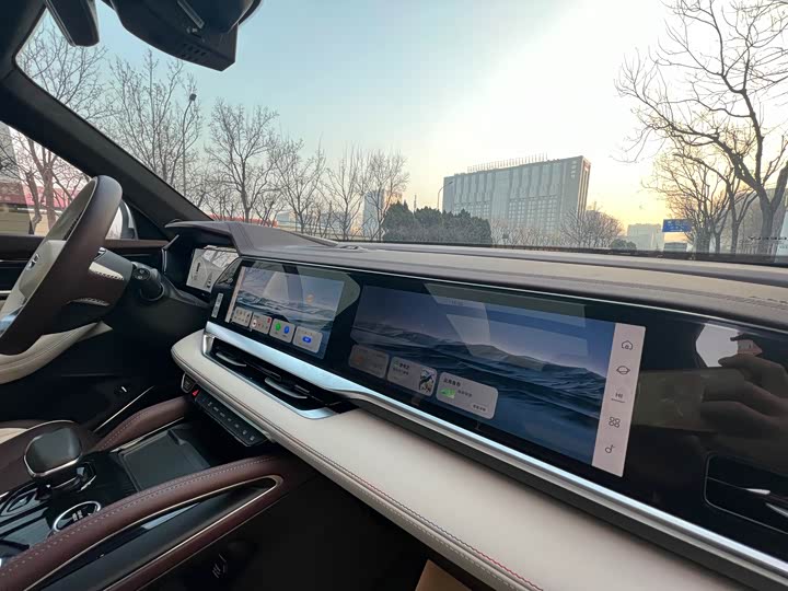 Фото 3 - Geely Monjaro