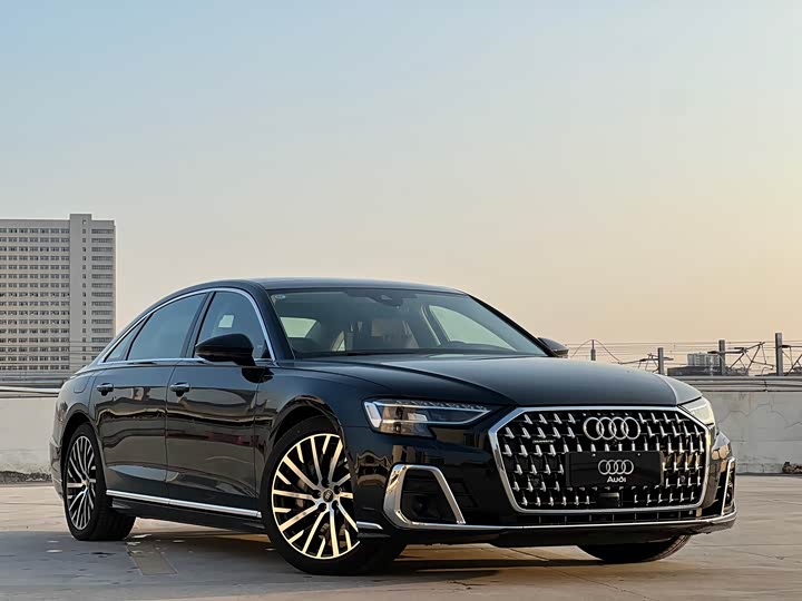 Фото 3 - Audi A8