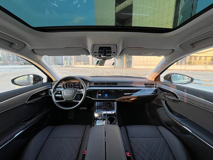 Фото 8 - Audi A8