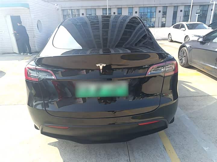 Фото 6 - Tesla Model Y