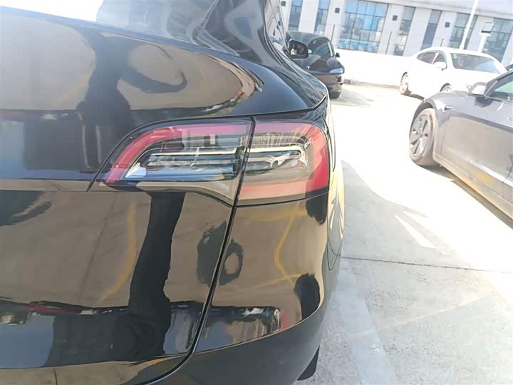 Фото 8 - Tesla Model Y