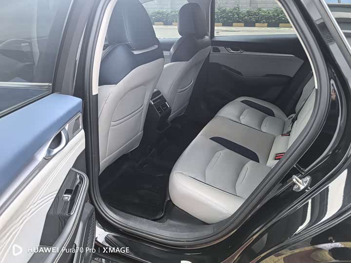 Фото 6 - Geely Preface