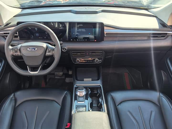 Фото 8 - Ford Edge