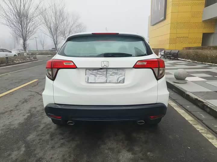 Фото 8 - Honda Vezel