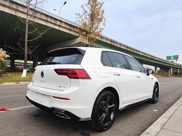 Фото 7 - Volkswagen Golf