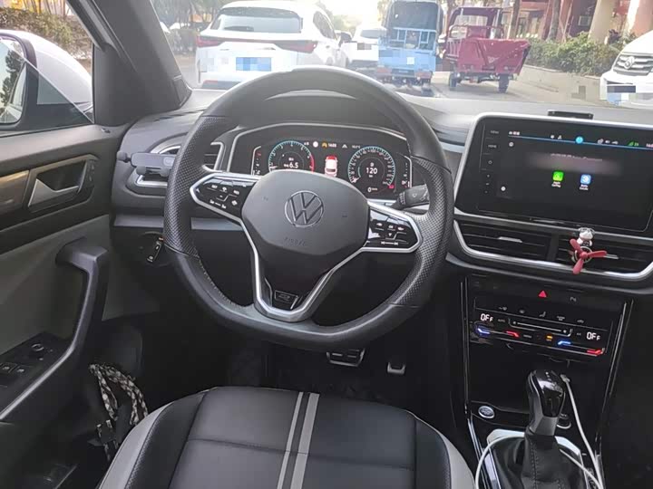 Фото 3 - Volkswagen T-Roc