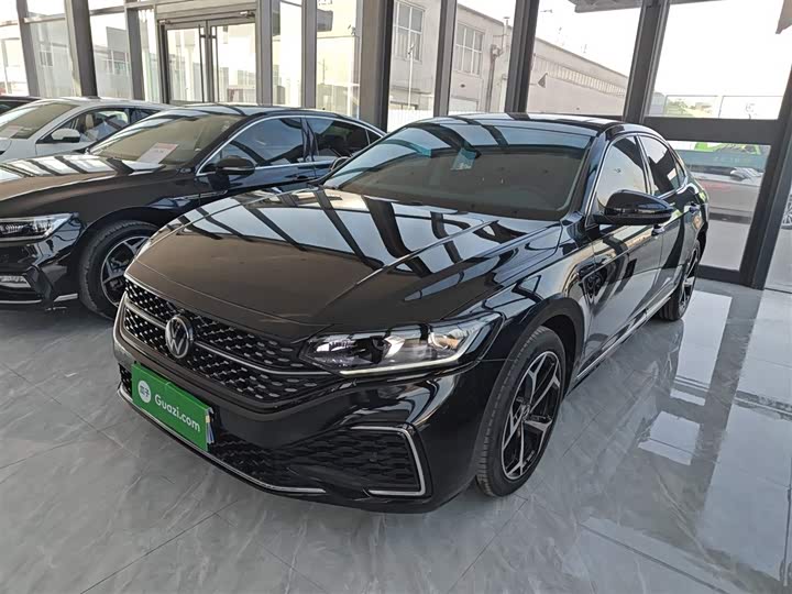 Фото 2 - Volkswagen Passat