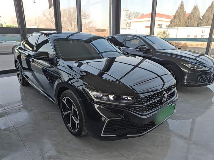 Фото 4 - Volkswagen Passat