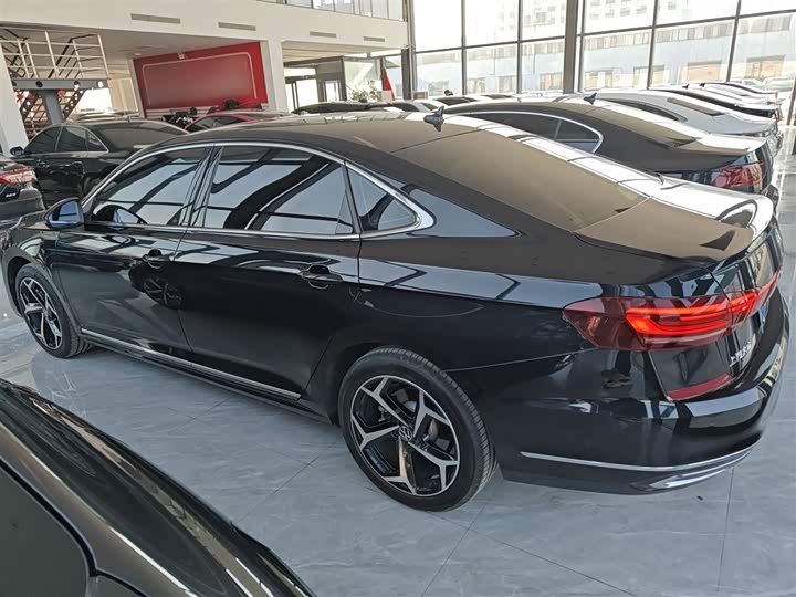 Фото 5 - Volkswagen Passat