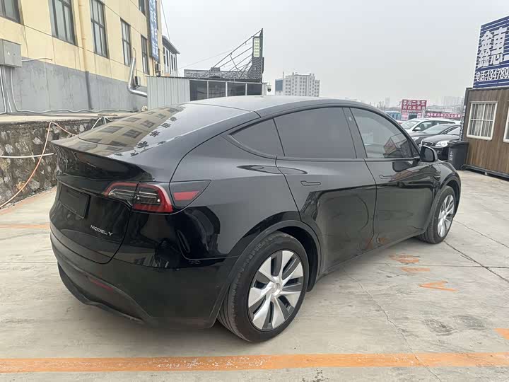 Фото 4 - Tesla Model Y