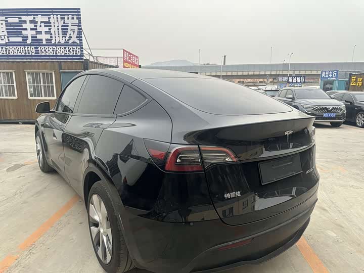 Фото 6 - Tesla Model Y