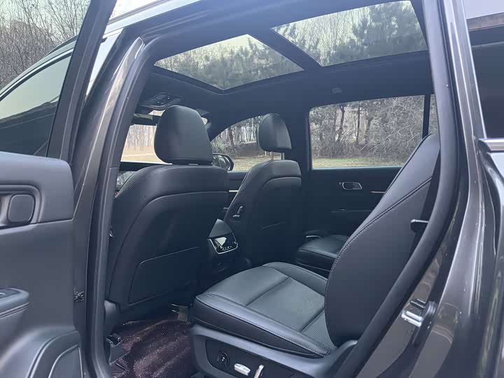 Фото 5 - LiXiang One