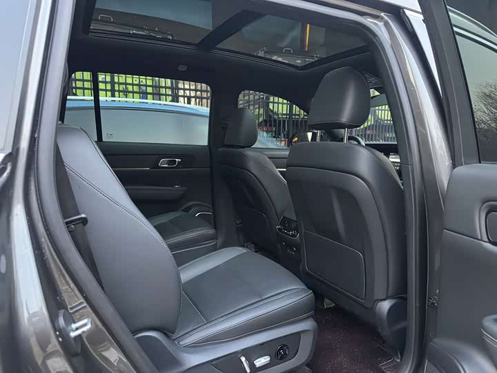 Фото 8 - LiXiang One