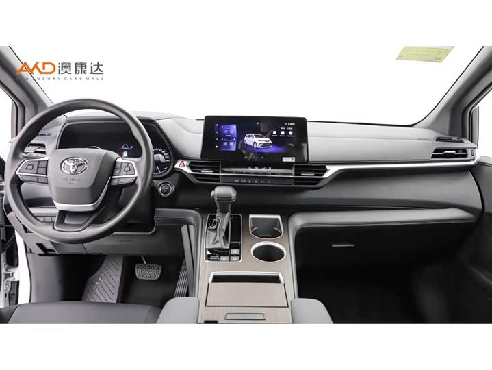 Фото 5 - Toyota Granvia