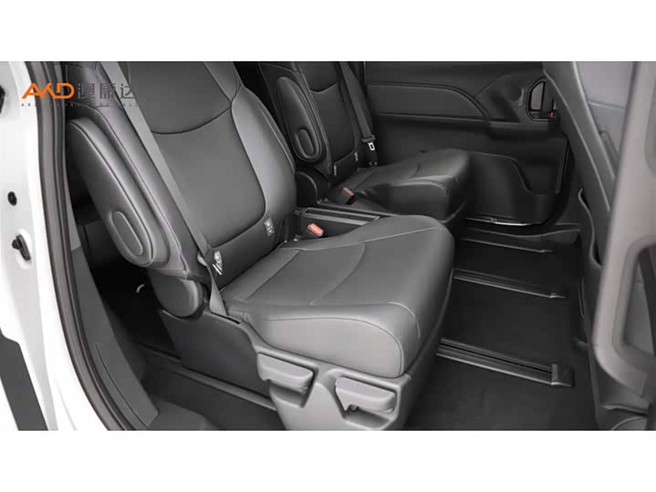 Фото 8 - Toyota Granvia