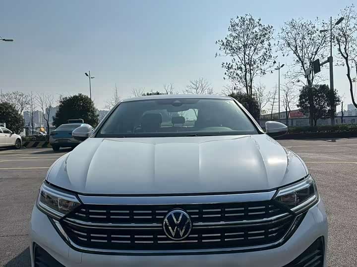 Фото 2 - Volkswagen Sagitar L