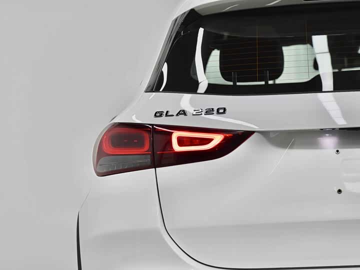 Фото 5 - Mercedes-Benz GLA-Class