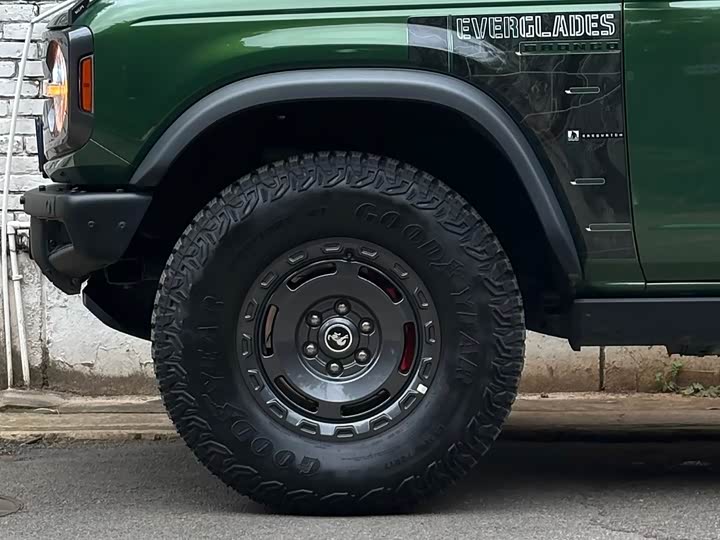 Фото 3 - Ford Bronco