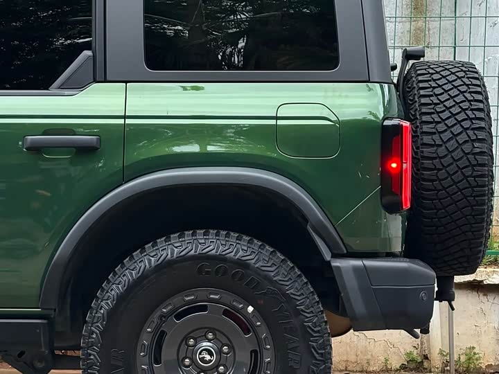 Фото 4 - Ford Bronco