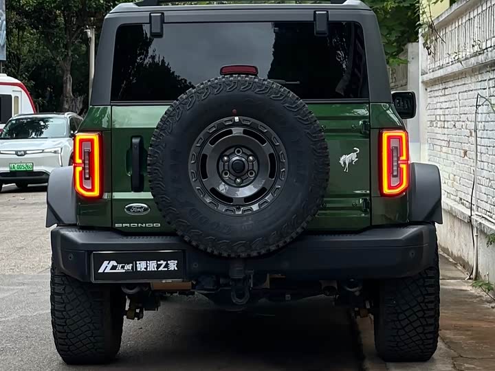 Фото 5 - Ford Bronco