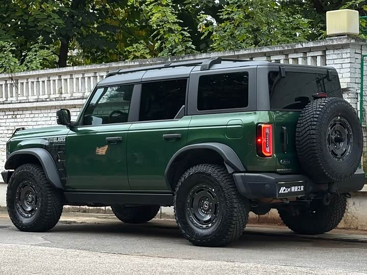 Фото 6 - Ford Bronco