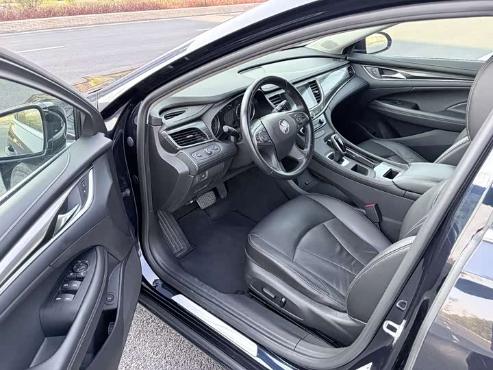 Фото 8 - Buick LaCrosse