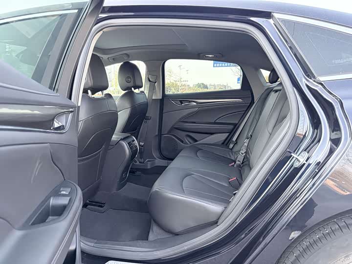 Фото 9 - Buick LaCrosse