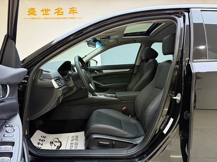 Фото 5 - Honda Accord