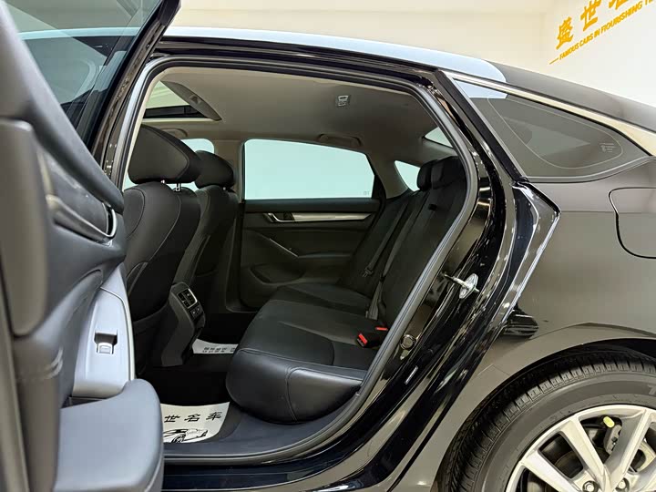 Фото 6 - Honda Accord